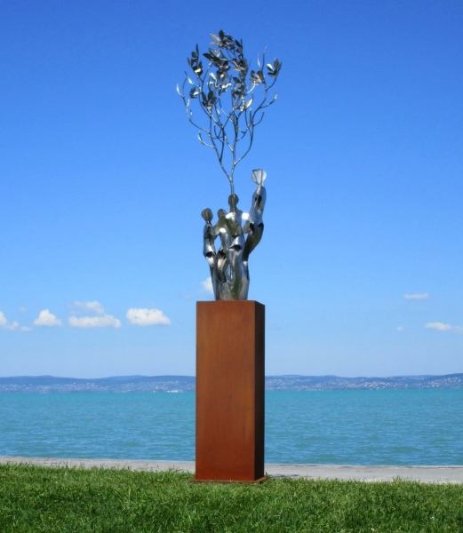 People artwork on column